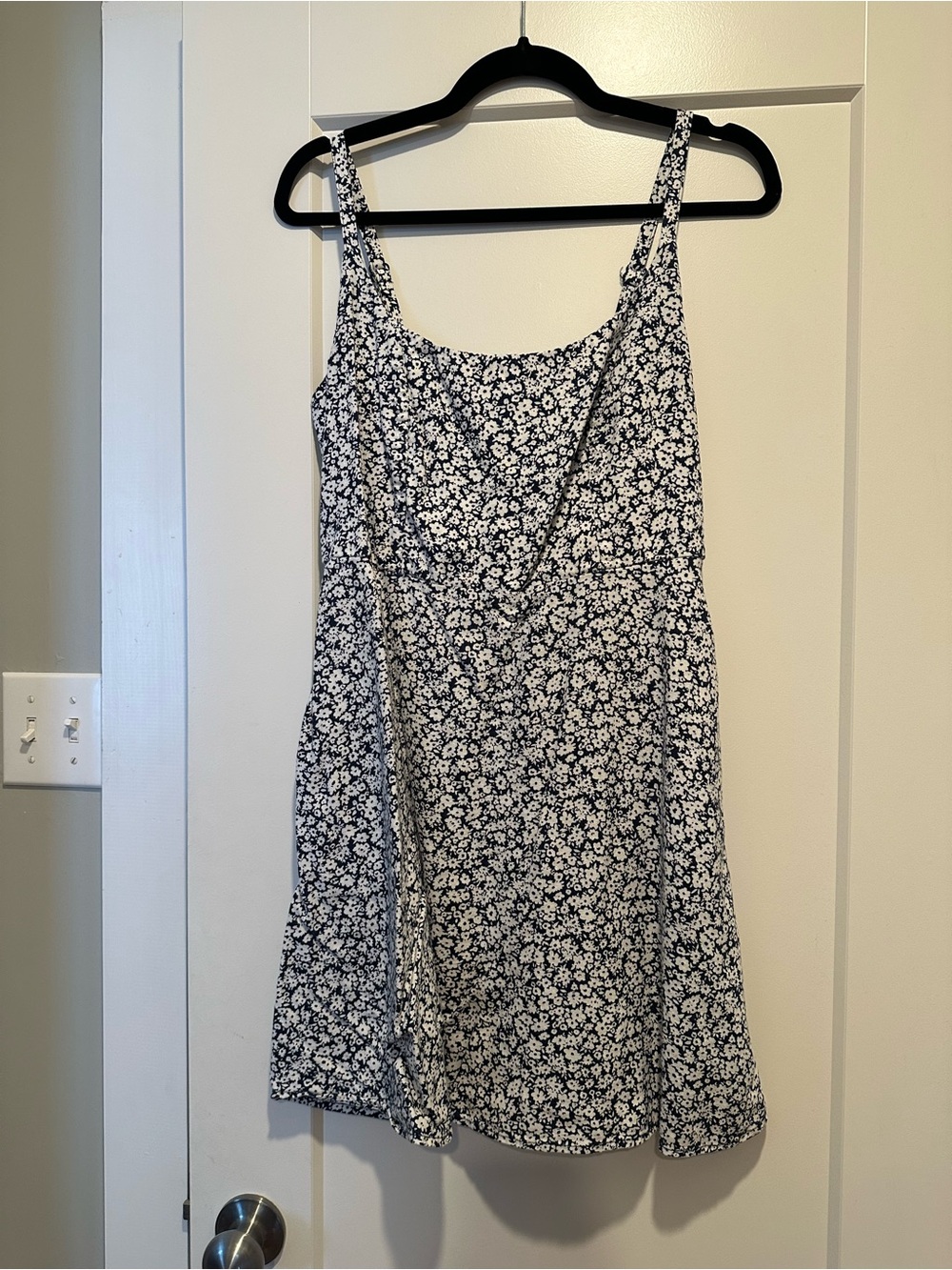 Old Navy Adjustable Strap Cami Fit and Flare Mini Dress with pockets!